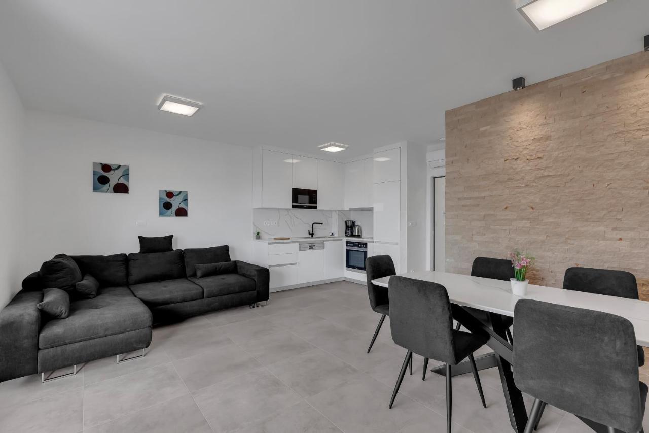 Luxury Apartment Adriasun Free Beach Parking ماكارسكا المظهر الخارجي الصورة